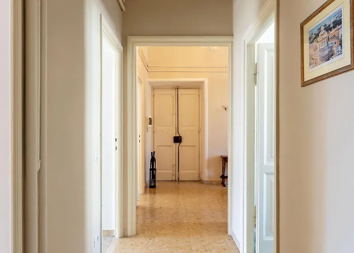 Guesthost - San Lorenzo Bright X8 Apartment
